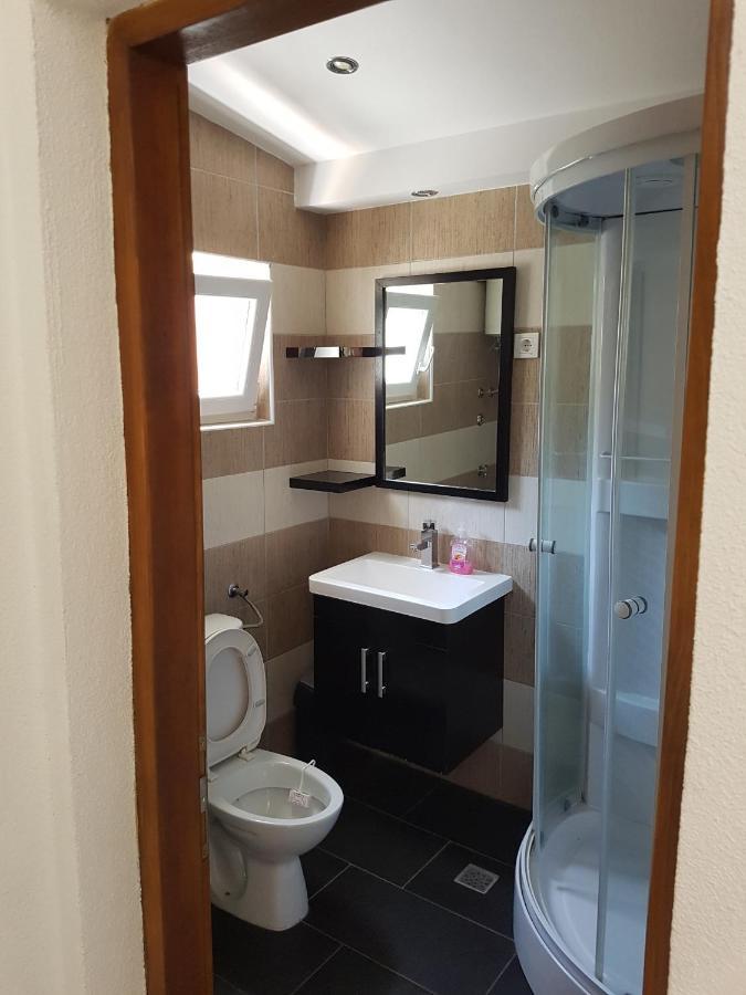 Apartmani Morovi Dvori Drage Exterior foto