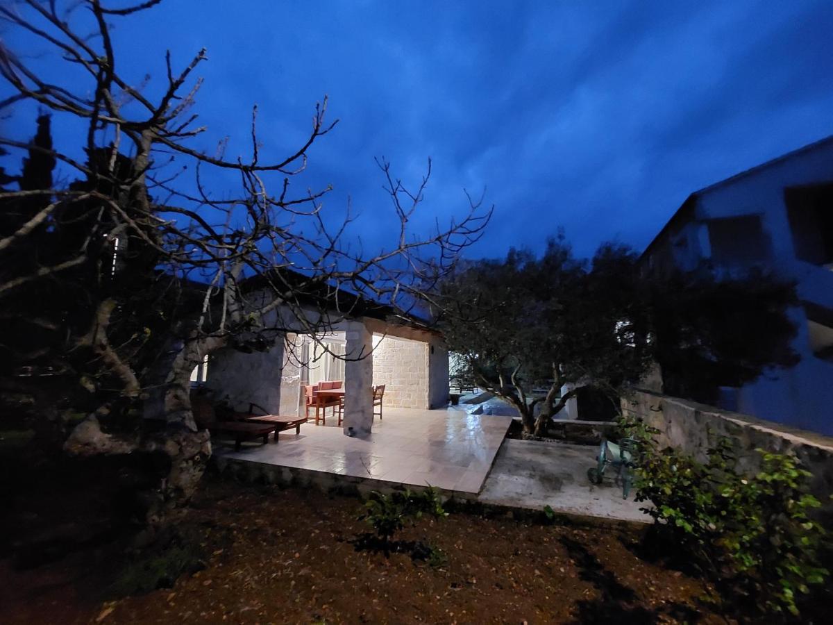 Apartmani Morovi Dvori Drage Exterior foto
